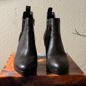 Bella Vita Black Ankle Booties Sleek Design